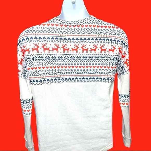 Camisa cute white sweater top with cute red and blue holiday designs. - Picture 8 of 11